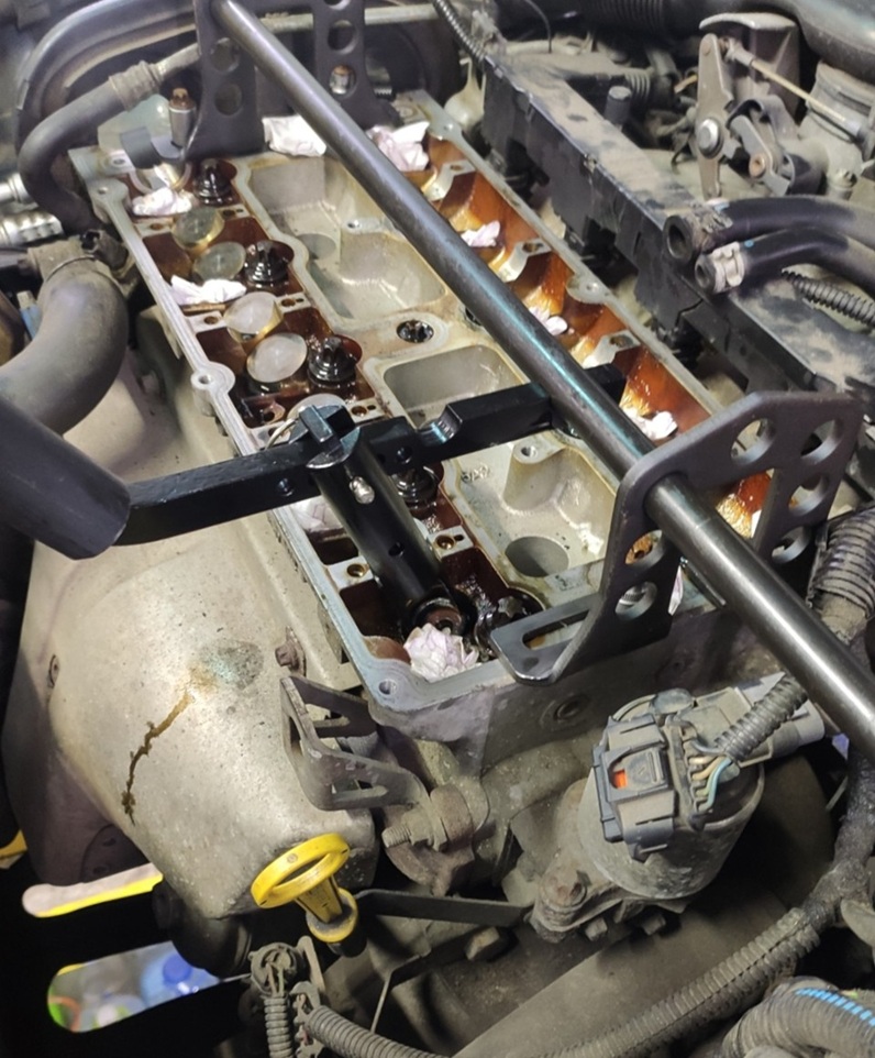 Замена маслосъемных колпачков Опель Мерива