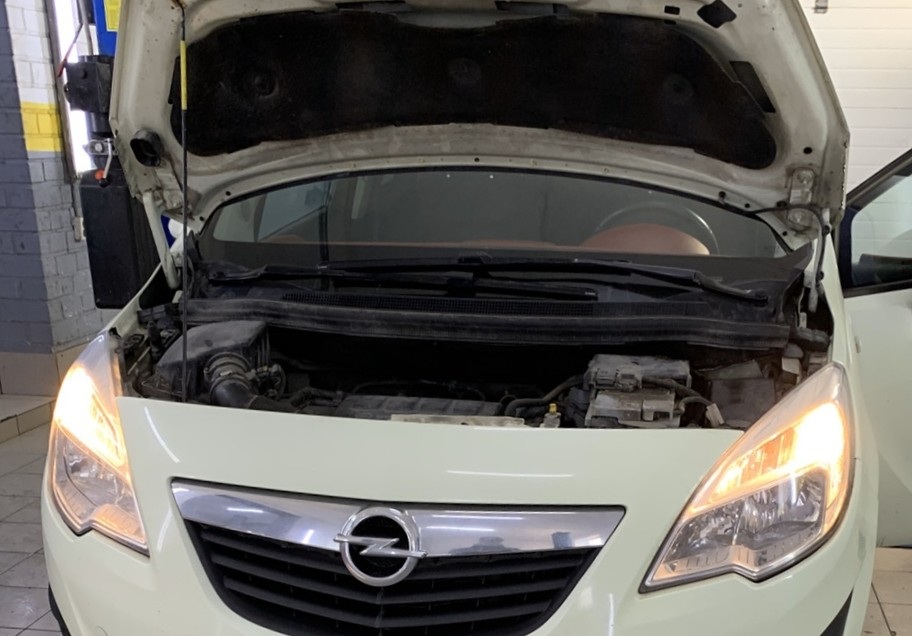 Замена радиатора кондиционера Опель Мерива