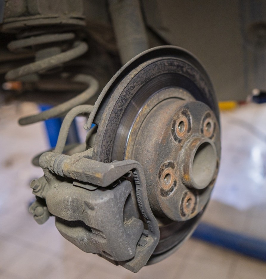 Замена тормозных колодок Опель Мерива