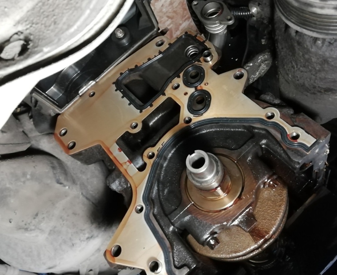 Замена масляного насоса Опель Мерива