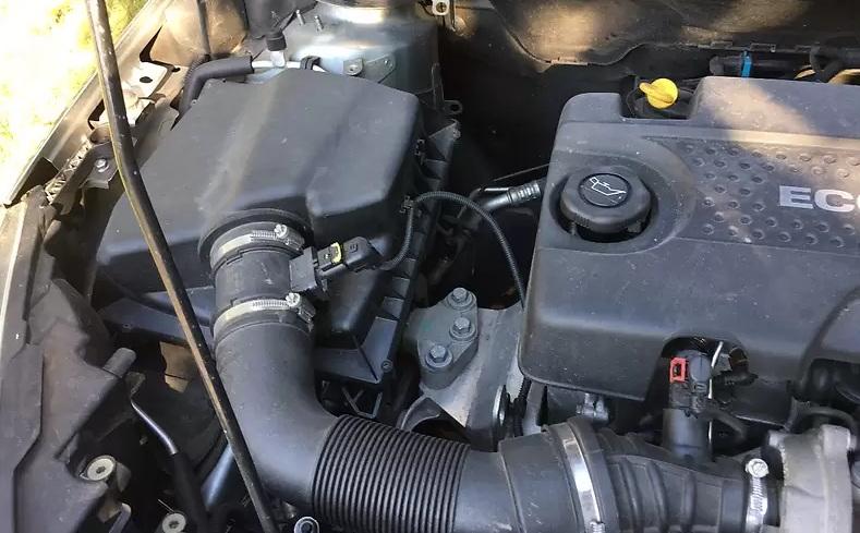 корпус воздушного фильтра на Астре