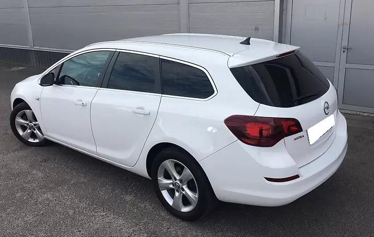 белый универсал Астра