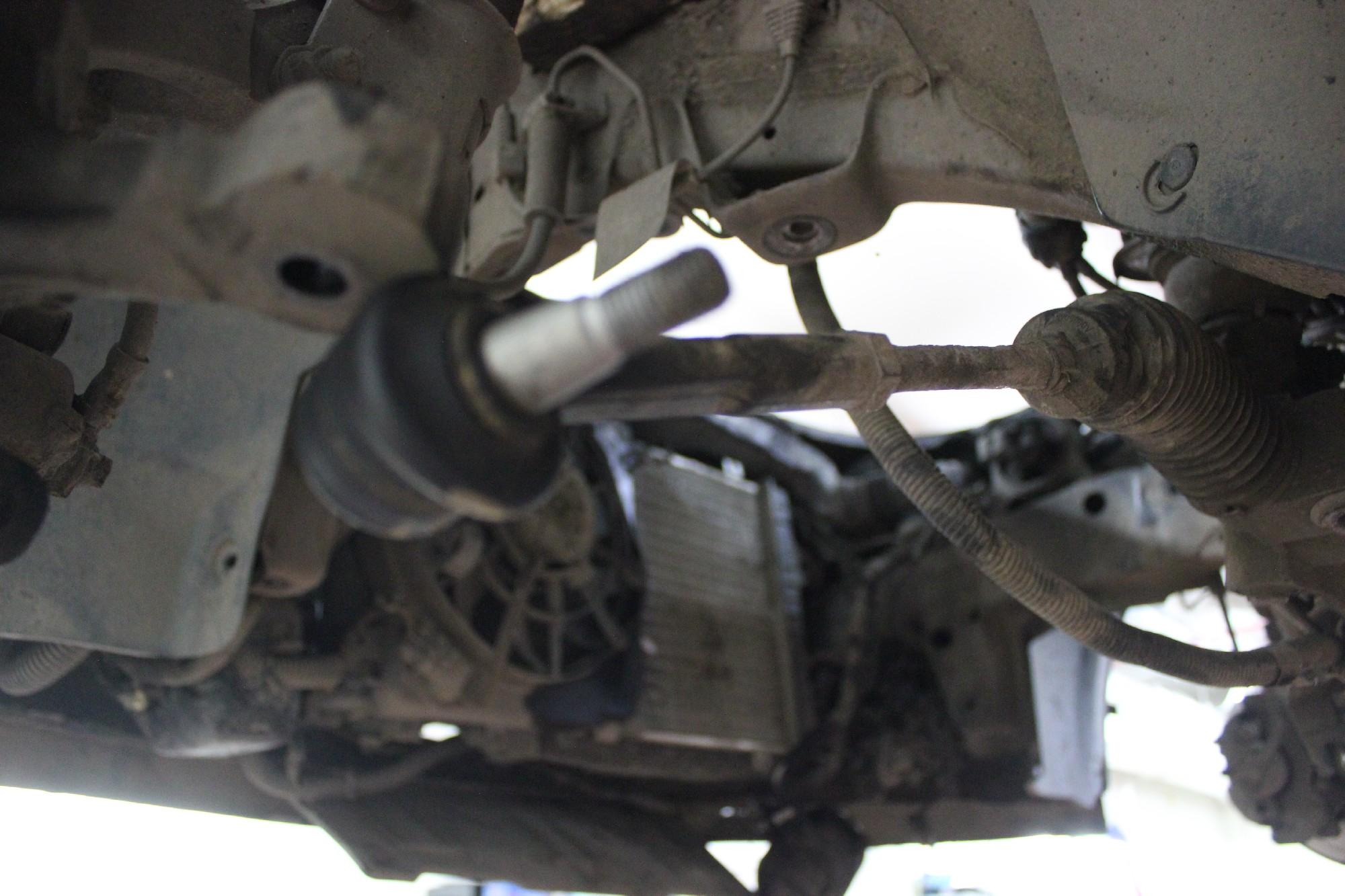 рулевая тяга с наконечником на Астре