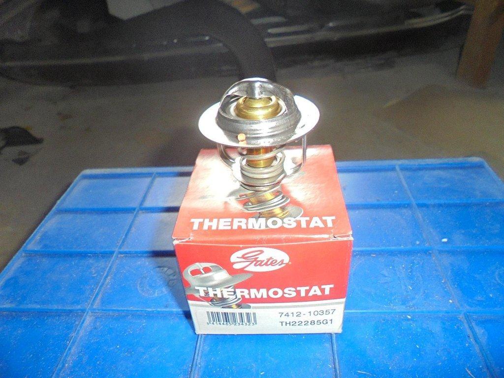 новый термостат на коробке