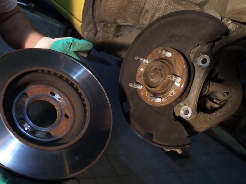 два тормозных диска