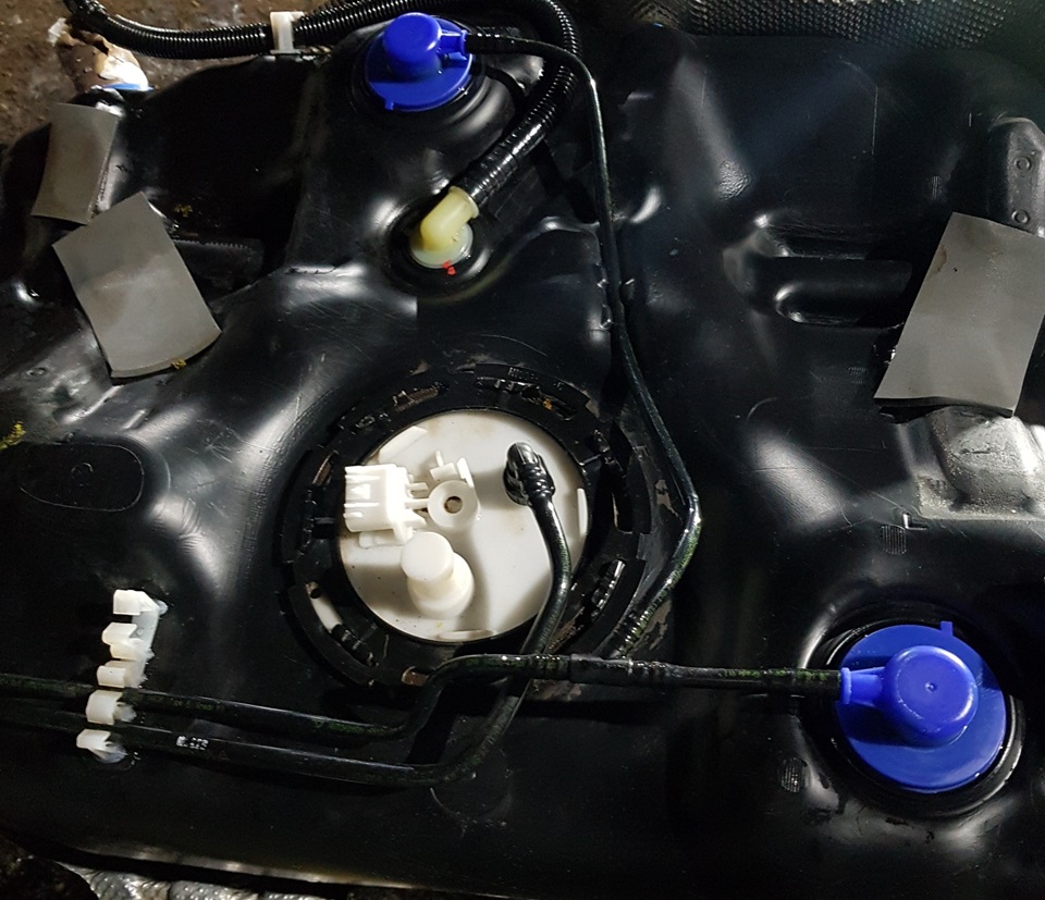 Замена датчика уровня топлива Опель