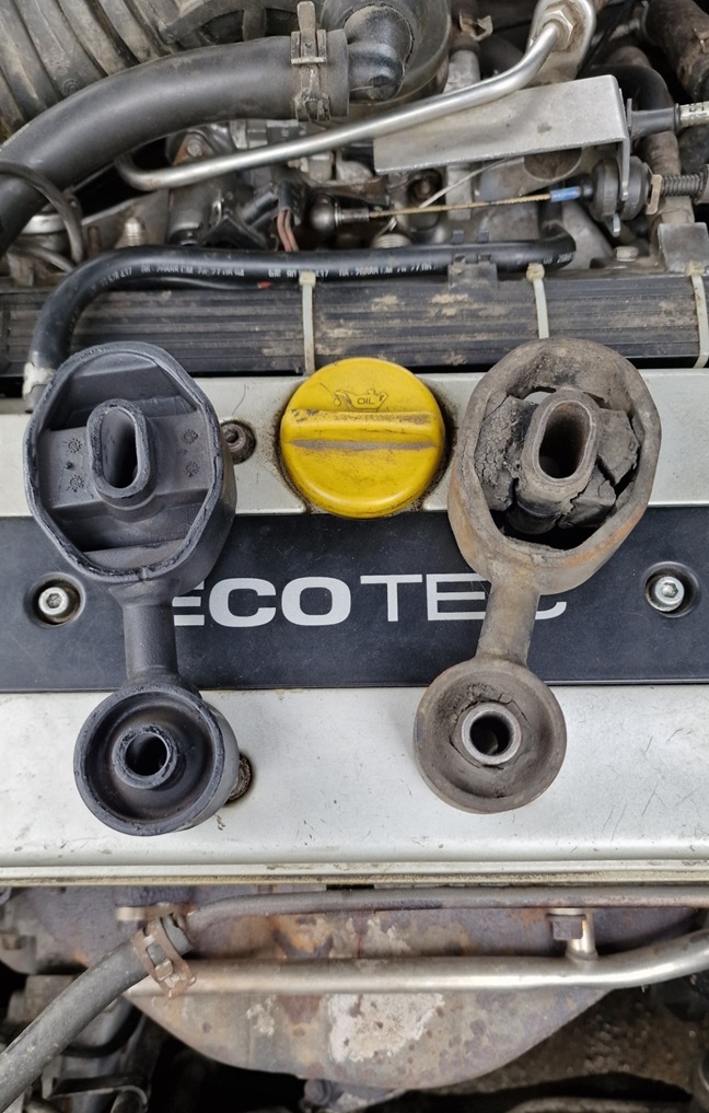 Старая и новая опоры двигателя Опеля