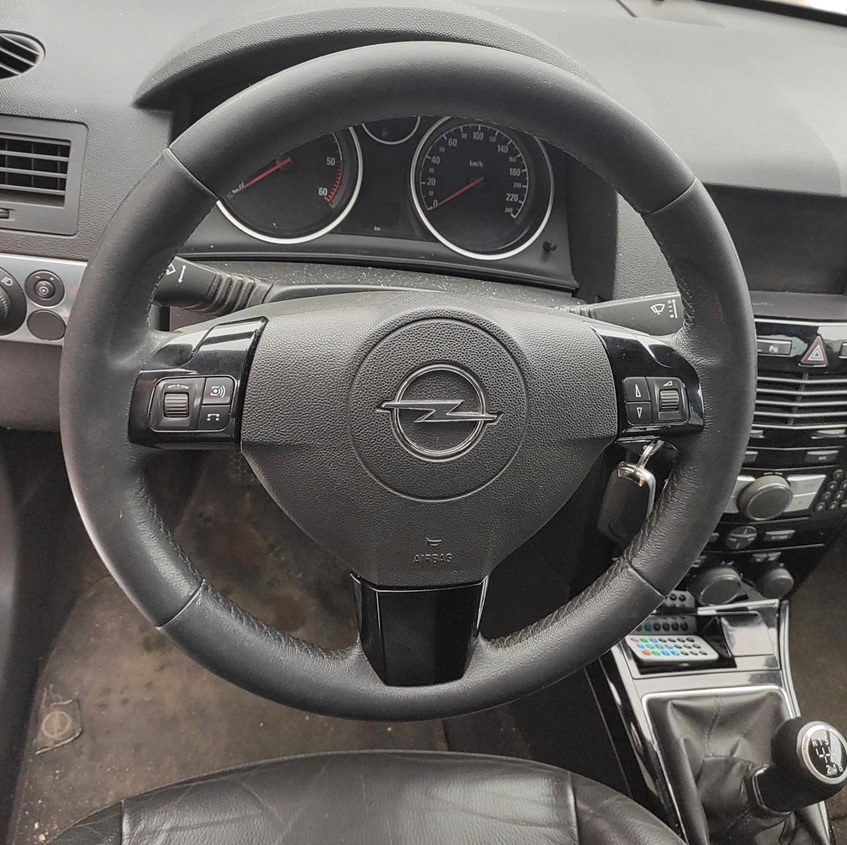 Изношенный руль на Опеле