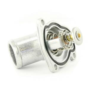 термостат на белом фоне