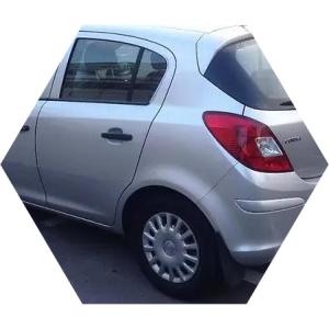 серый Опель Корса