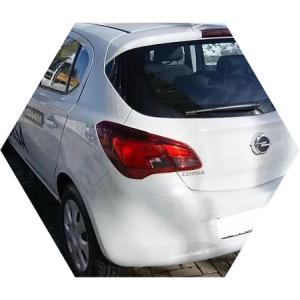 белый Опель хетчбэк сзади