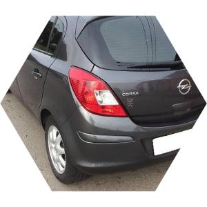 черный Опель Корса сзади