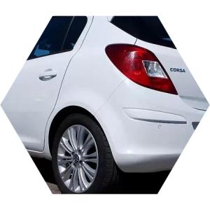 белый Опель Корса