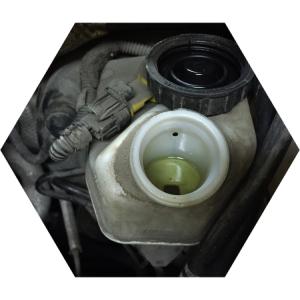 бачок для тормозной жидкости инсигния