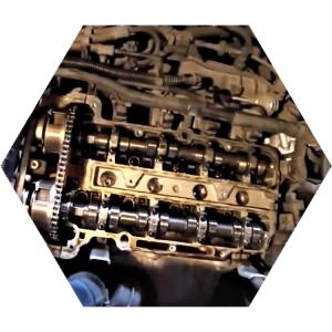 двигатель Опель Астра со снятой клапанной крышкой