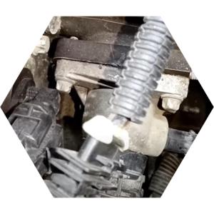 корпус термостата  на двигателе Опель