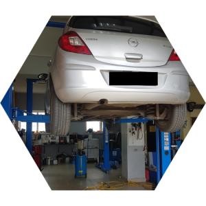 Подготовка Опель Корса к замене компрессора кондиционера