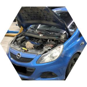 Опель Корса готовится к ремонту ГБЦ