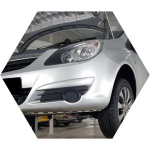 Опель Корса в процессе замены опор двигателя