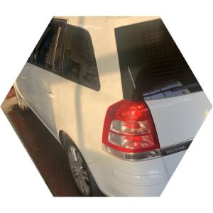 Опель Зафира в процессе ремонта стеклоподъемника