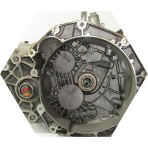 Коробка передач демонтирована для ремонта