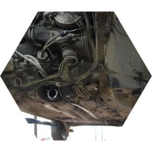 разобранная Астра на подъемнике снизу