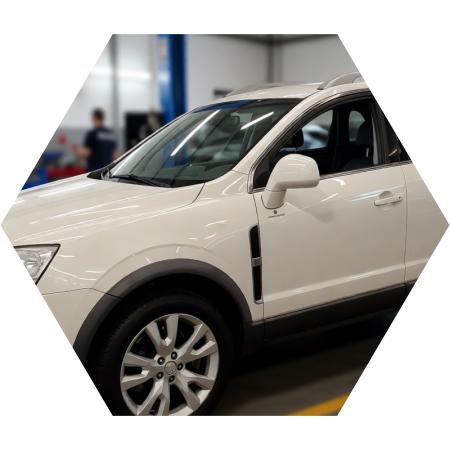 Опель Антара в автотехцентре после регламентного технического обслуживания