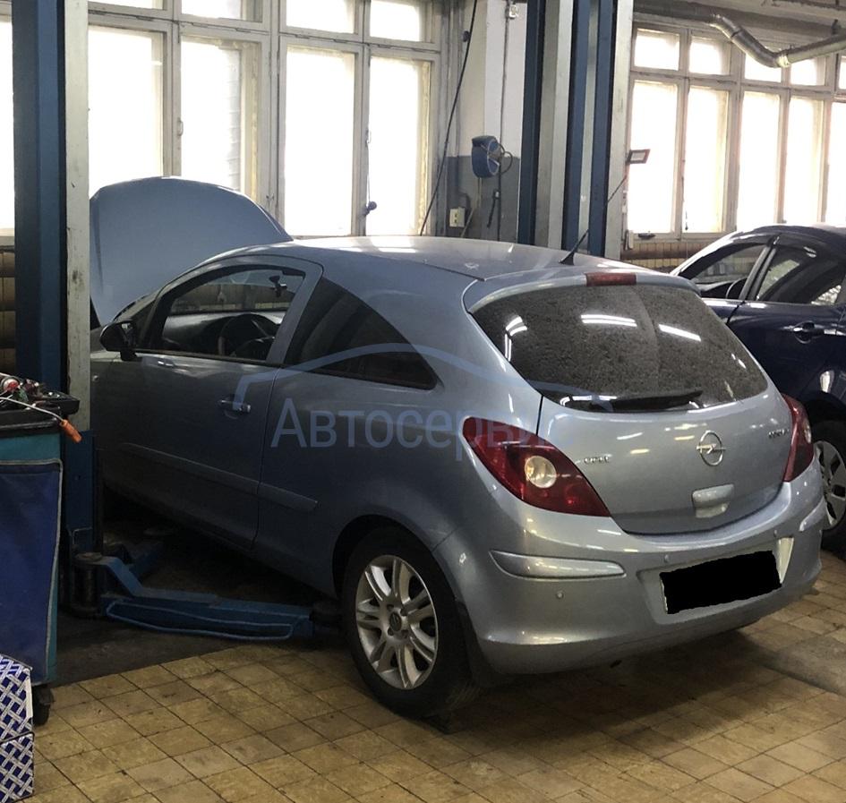 Opel Corsa в процессе ремонта робота Easytronic